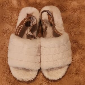 Cozy White Faux Fur Women's Slippers